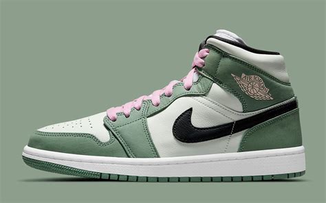 nike jordan mintgroen|jordan 1 mid dutch green price.